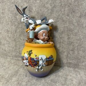Warner Bros 1999 Bugs Bunny Elmer Fudd Krazy Carrot Cookie Crazy wall hanging